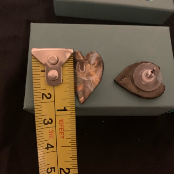 NIB Handmade Heart Stud Earrings From Hawaii - Picture 2 of 2